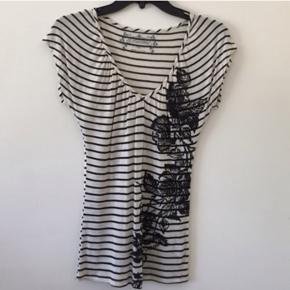 Graphic Tee - Picture 2 of 4